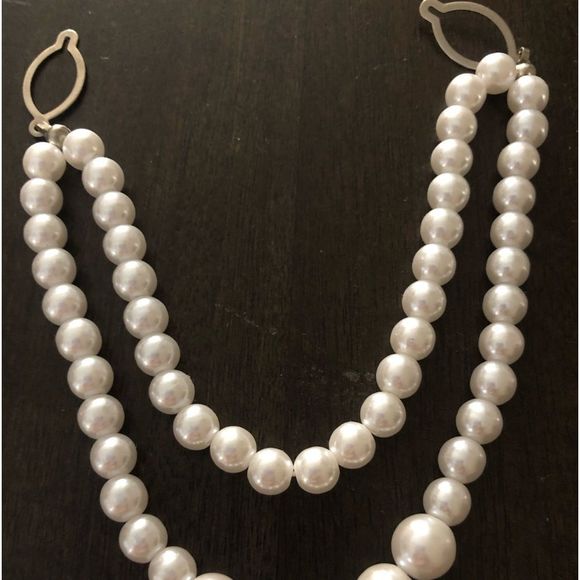 Vintage 1960s Faux Pearl Beaded Cardigan Sweater Clip - Picture 1 of 8